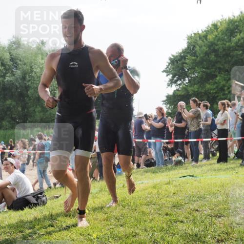 15.06.2025 - 27. Vierlanden-Triathlon KatJ http://msf.ph/oto/7996889 15.06.2025 09:55:38 Schwimmen 272, 273, 316, 329, 335, 548 meine-sportfotos.de