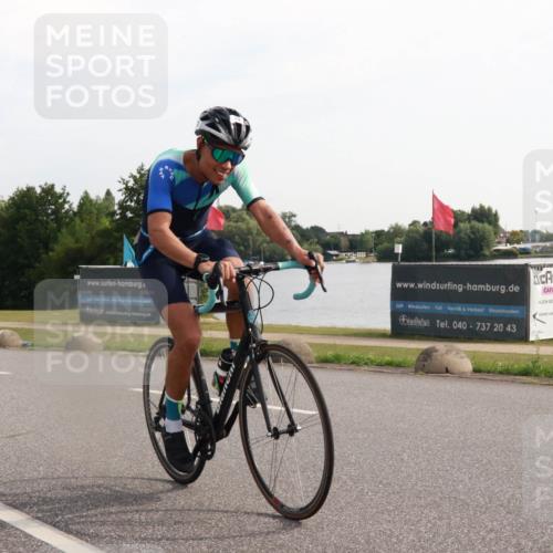 15.06.2025 - 27. Vierlanden-Triathlon H.Heesch http://msf.ph/oto/7996891 15.06.2025 09:31:06 Radfahren 70 meine-sportfotos.de