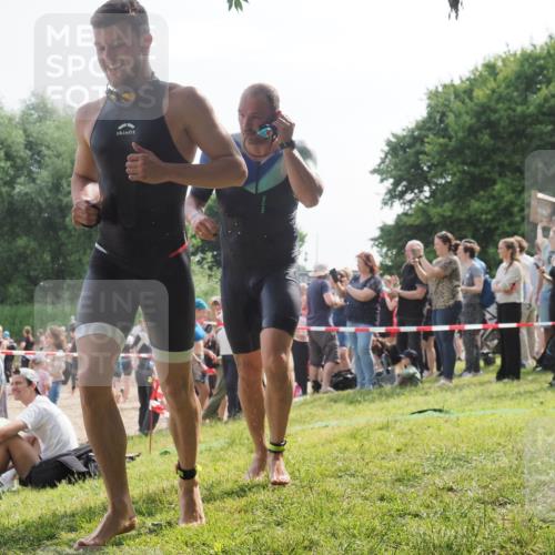 15.06.2025 - 27. Vierlanden-Triathlon KatJ http://msf.ph/oto/7996903 15.06.2025 09:55:38 Schwimmen 272, 273, 316, 329, 335, 548 meine-sportfotos.de