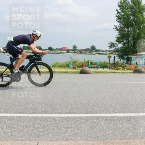 21.06.2025 - 27. Vierlanden-Triathlon H.Heesch http://msf.ph/oto/7996906 15.06.2025 12:23:38 Radfahren 733, 805, 812 meine-sportfotos.de