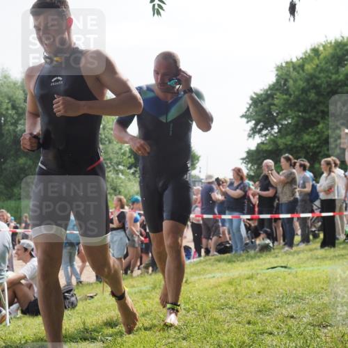 15.06.2025 - 27. Vierlanden-Triathlon KatJ http://msf.ph/oto/7996910 15.06.2025 09:55:38 Schwimmen 272, 273, 316, 329, 335, 548 meine-sportfotos.de