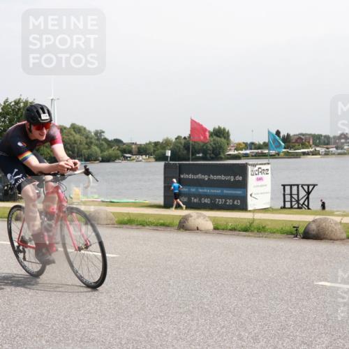 21.06.2025 - 27. Vierlanden-Triathlon H.Heesch http://msf.ph/oto/7996915 15.06.2025 11:31:38 Radfahren 652, 759, 838 meine-sportfotos.de
