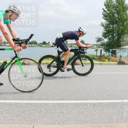 21.06.2025 - 27. Vierlanden-Triathlon H.Heesch http://msf.ph/oto/7996922 15.06.2025 12:23:39 Radfahren 733, 805, 812 meine-sportfotos.de