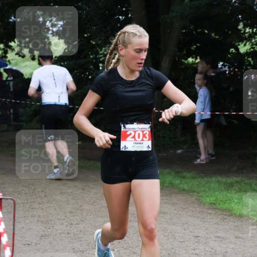 21.06.2025 - 27. Vierlanden-Triathlon Lena Gebhardt http://msf.ph/oto/7996923 15.06.2025 13:53:45 Laufen 203 meine-sportfotos.de