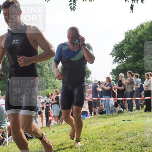 15.06.2025 - 27. Vierlanden-Triathlon KatJ http://msf.ph/oto/7996932 15.06.2025 09:55:38 Schwimmen 272, 273, 316, 329, 335, 548 meine-sportfotos.de