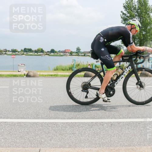 21.06.2025 - 27. Vierlanden-Triathlon H.Heesch http://msf.ph/oto/7996941 15.06.2025 12:23:47 Radfahren 803, 840 meine-sportfotos.de
