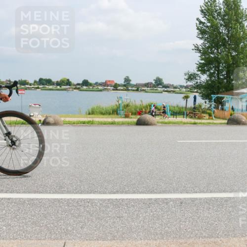 21.06.2025 - 27. Vierlanden-Triathlon H.Heesch http://msf.ph/oto/7996949 15.06.2025 12:23:47 Radfahren 803, 840 meine-sportfotos.de