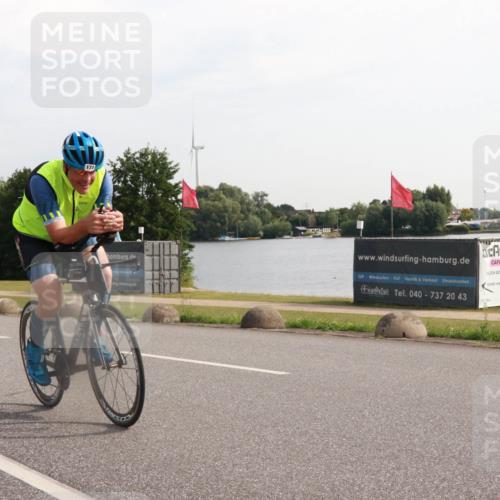 15.06.2025 - 27. Vierlanden-Triathlon H.Heesch http://msf.ph/oto/7996964 15.06.2025 09:31:30 Radfahren 13, 127, 148, 173 meine-sportfotos.de
