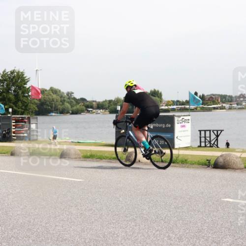21.06.2025 - 27. Vierlanden-Triathlon H.Heesch http://msf.ph/oto/7996969 15.06.2025 11:31:41 Radfahren 652, 682, 759, 838, 956, 957 meine-sportfotos.de