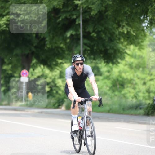 15.06.2025 - 7 Türme Triathlon Yannick Fuchs http://msf.ph/oto/7996973 15.06.2025 12:16:42 Radfahren 204, 278, 317, 406, 658 meine-sportfotos.de