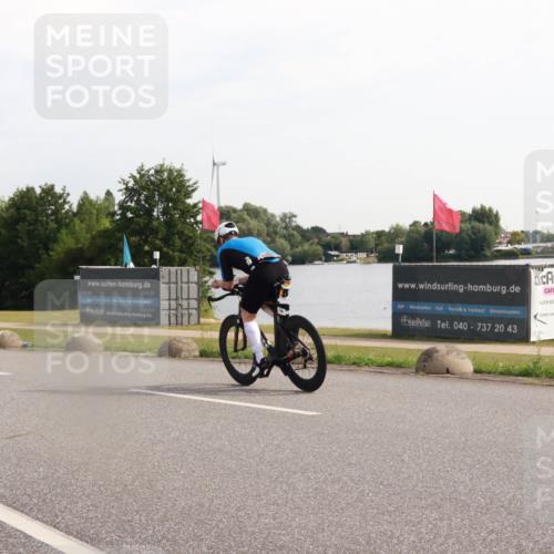 15.06.2025 - 27. Vierlanden-Triathlon H.Heesch http://msf.ph/oto/7996981 15.06.2025 09:31:41 Radfahren 106 meine-sportfotos.de