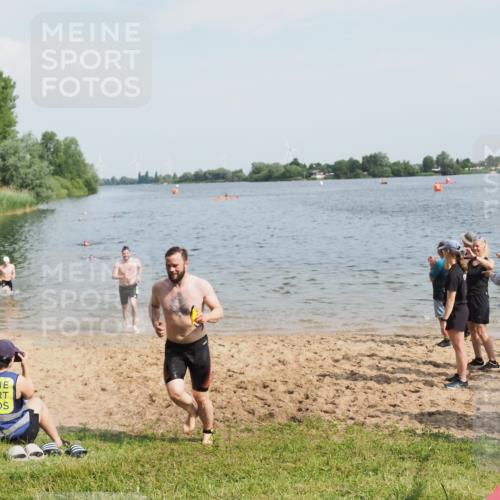 21.06.2025 - 27. Vierlanden-Triathlon MichiJ http://msf.ph/oto/7997001 15.06.2026 09:58:11 Schwimmen 289, 321, 360 meine-sportfotos.de