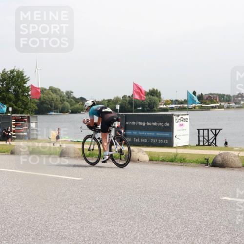 21.06.2025 - 27. Vierlanden-Triathlon H.Heesch http://msf.ph/oto/7997007 15.06.2025 11:31:51 Radfahren 252 meine-sportfotos.de
