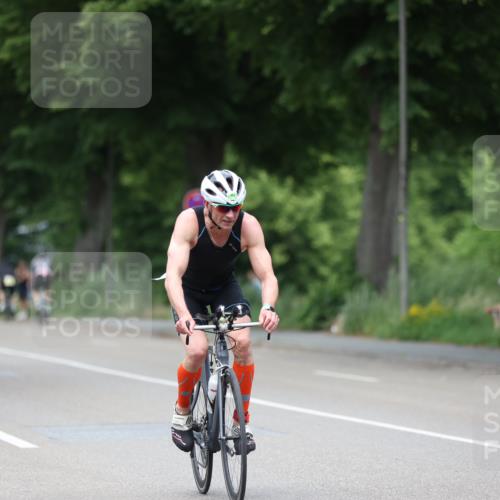 15.06.2025 - 7 Türme Triathlon Yannick Fuchs http://msf.ph/oto/7997015 15.06.2025 13:12:18 Radfahren 359, 555, 593, 1178 meine-sportfotos.de