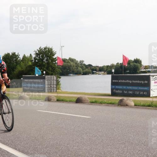 15.06.2025 - 27. Vierlanden-Triathlon H.Heesch http://msf.ph/oto/7997024 15.06.2025 09:31:54 Radfahren 143 meine-sportfotos.de