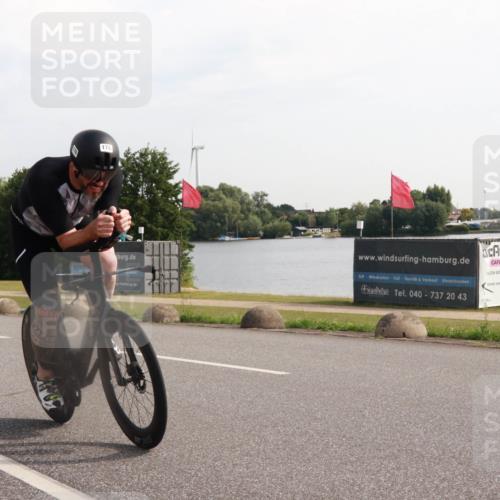 15.06.2025 - 27. Vierlanden-Triathlon H.Heesch http://msf.ph/oto/7997033 15.06.2025 09:31:59 Radfahren 143, 178 meine-sportfotos.de
