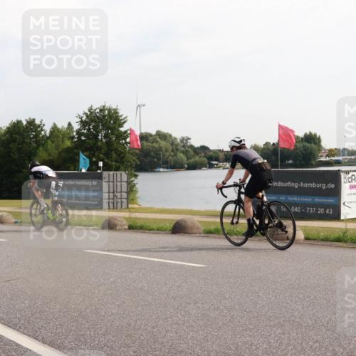 15.06.2025 - 27. Vierlanden-Triathlon H.Heesch http://msf.ph/oto/7997053 15.06.2025 09:32:02 Radfahren 18, 38, 93, 178, 185 meine-sportfotos.de