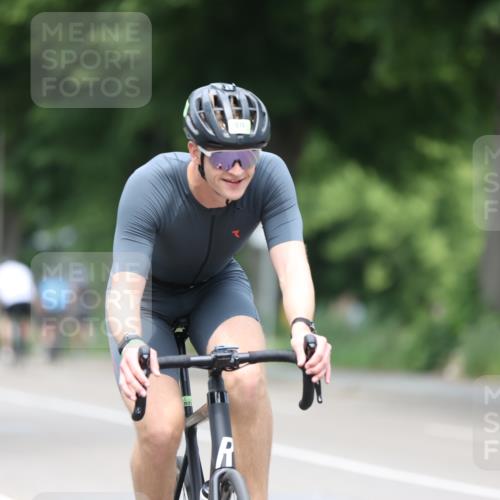 15.06.2025 - 7 Türme Triathlon Yannick Fuchs http://msf.ph/oto/7997057 15.06.2025 13:12:35 Radfahren 529, 571, 751, 782, 1056, 1137, 1138, 1145 meine-sportfotos.de