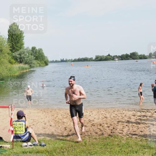 21.06.2025 - 27. Vierlanden-Triathlon MichiJ http://msf.ph/oto/7997072 15.06.2026 09:58:14 Schwimmen 289, 321, 360 meine-sportfotos.de