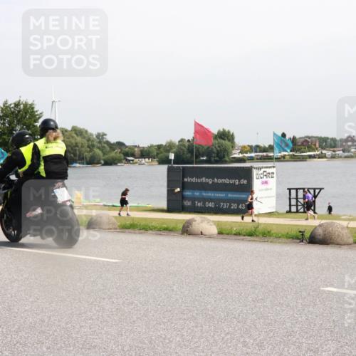 21.06.2025 - 27. Vierlanden-Triathlon H.Heesch http://msf.ph/oto/7997075 15.06.2025 11:31:55 Radfahren 113, 252, 898, 913 meine-sportfotos.de