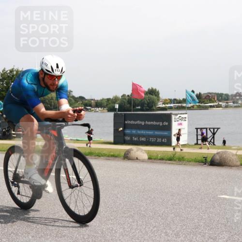 21.06.2025 - 27. Vierlanden-Triathlon H.Heesch http://msf.ph/oto/7997088 15.06.2025 11:31:55 Radfahren 113, 252, 898, 913 meine-sportfotos.de