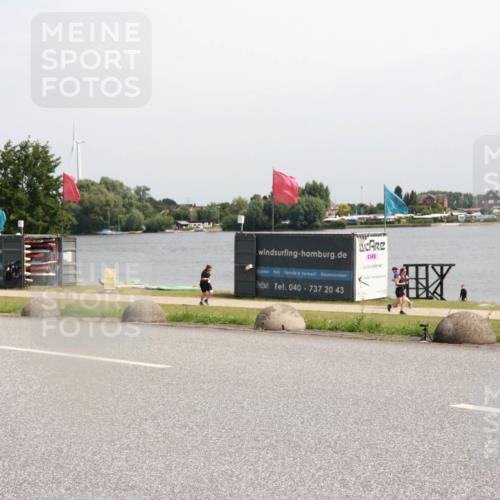 21.06.2025 - 27. Vierlanden-Triathlon H.Heesch http://msf.ph/oto/7997099 15.06.2025 11:31:55 Radfahren 113, 252, 898, 913 meine-sportfotos.de