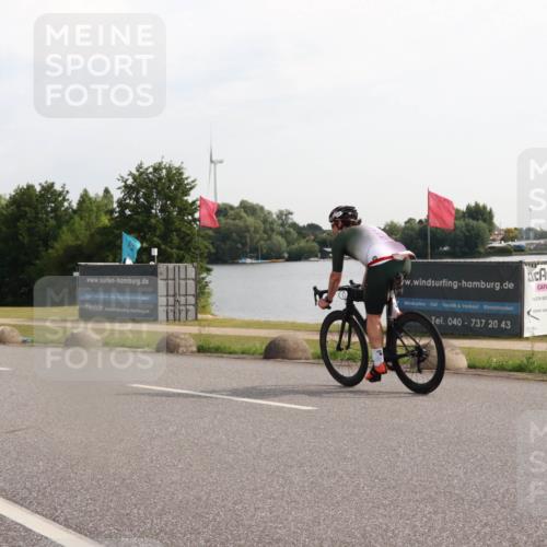 15.06.2025 - 27. Vierlanden-Triathlon H.Heesch http://msf.ph/oto/7997101 15.06.2025 09:32:21 Radfahren 169 meine-sportfotos.de