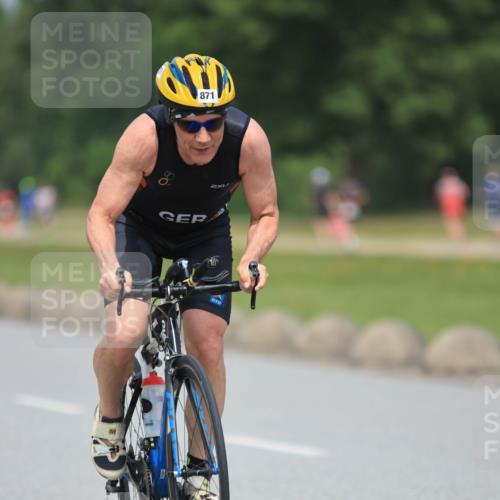 21.06.2025 - 27. Vierlanden-Triathlon H.Heesch http://msf.ph/oto/7997108 15.06.2025 12:24:02 Radfahren 658, 762, 871 meine-sportfotos.de