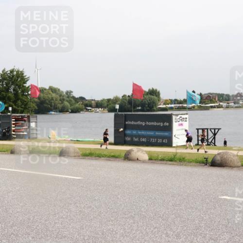 21.06.2025 - 27. Vierlanden-Triathlon H.Heesch http://msf.ph/oto/7997113 15.06.2025 11:31:56 Radfahren 113, 252, 761, 898, 913 meine-sportfotos.de
