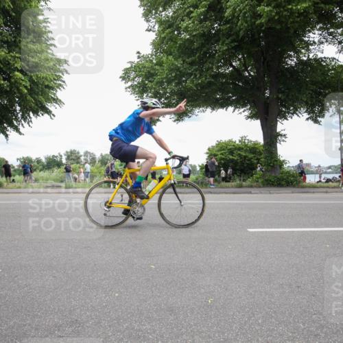 15.06.2025 - 7 Türme Triathlon Yannick Fuchs http://msf.ph/oto/7997122 15.06.2025 13:49:02 Radfahren 230, 304, 307, 756, 761, 1110 meine-sportfotos.de