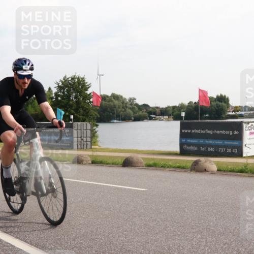 15.06.2025 - 27. Vierlanden-Triathlon H.Heesch http://msf.ph/oto/7997140 15.06.2025 09:32:26 Radfahren 68, 142, 169 meine-sportfotos.de