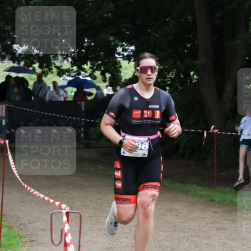 21.06.2025 - 27. Vierlanden-Triathlon Lena Gebhardt http://msf.ph/oto/7997159 15.06.2025 13:54:39 Laufen 12, 202, 96 meine-sportfotos.de