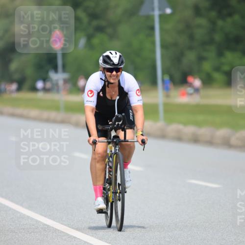 21.06.2025 - 27. Vierlanden-Triathlon H.Heesch http://msf.ph/oto/7997165 15.06.2025 12:24:11 Radfahren 250, 918 meine-sportfotos.de