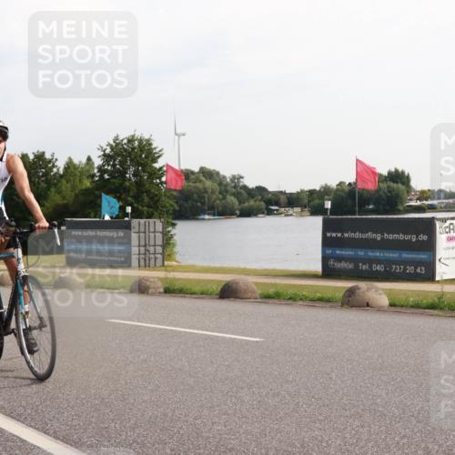 15.06.2025 - 27. Vierlanden-Triathlon H.Heesch http://msf.ph/oto/7997175 15.06.2025 09:32:49 Radfahren 71, 84 meine-sportfotos.de