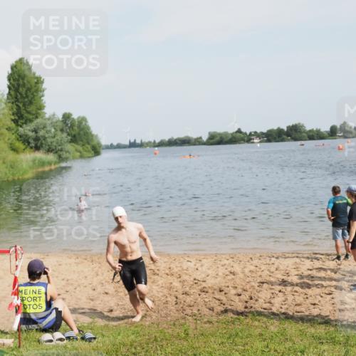 21.06.2025 - 27. Vierlanden-Triathlon MichiJ http://msf.ph/oto/7997205 15.06.2026 09:58:17 Schwimmen 289, 321, 360 meine-sportfotos.de