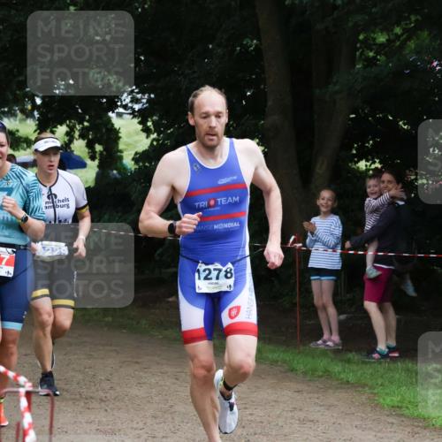 21.06.2025 - 27. Vierlanden-Triathlon Lena Gebhardt http://msf.ph/oto/7997209 15.06.2025 13:54:48 Laufen 1278 meine-sportfotos.de