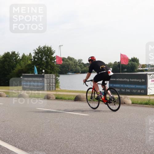 15.06.2025 - 27. Vierlanden-Triathlon H.Heesch http://msf.ph/oto/7997214 15.06.2025 09:33:09 Radfahren 34, 161, 235, 239 meine-sportfotos.de
