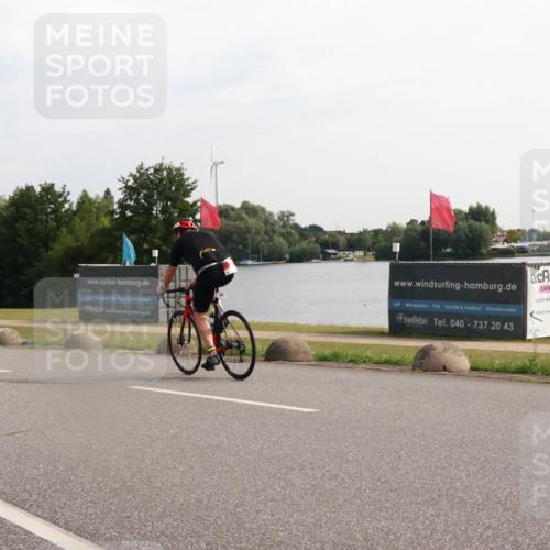 15.06.2025 - 27. Vierlanden-Triathlon H.Heesch http://msf.ph/oto/7997222 15.06.2025 09:33:09 Radfahren 34, 161, 235, 239 meine-sportfotos.de