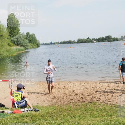 21.06.2025 - 27. Vierlanden-Triathlon MichiJ http://msf.ph/oto/7997253 15.06.2026 09:58:30 Schwimmen 345 meine-sportfotos.de
