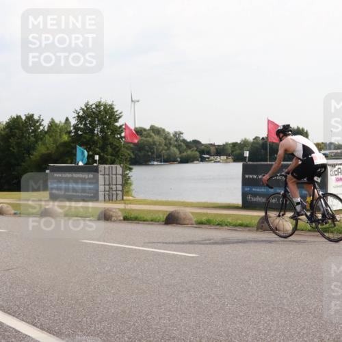 15.06.2025 - 27. Vierlanden-Triathlon H.Heesch http://msf.ph/oto/7997259 15.06.2025 09:33:42 Radfahren 97, 202 meine-sportfotos.de