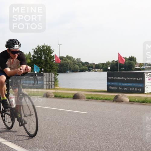 15.06.2025 - 27. Vierlanden-Triathlon H.Heesch http://msf.ph/oto/7997283 15.06.2025 09:33:46 Radfahren 90, 97 meine-sportfotos.de
