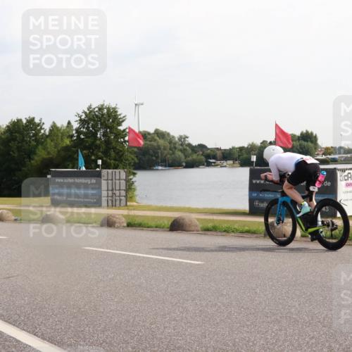 15.06.2025 - 27. Vierlanden-Triathlon H.Heesch http://msf.ph/oto/7997297 15.06.2025 09:33:53 Radfahren 74, 150 meine-sportfotos.de