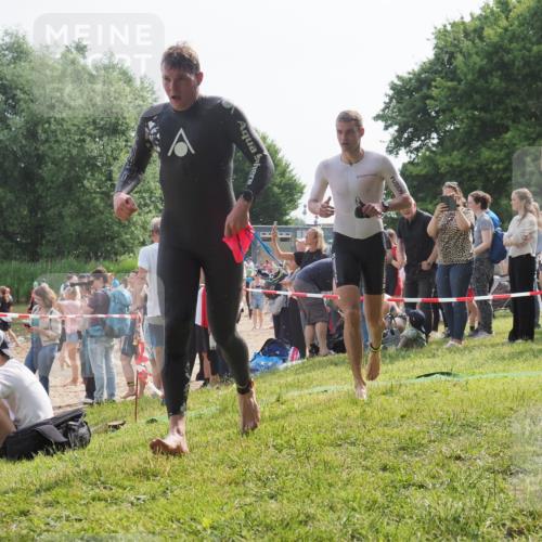 15.06.2025 - 27. Vierlanden-Triathlon KatJ http://msf.ph/oto/7997340 15.06.2025 09:55:49 Schwimmen 273, 280, 283, 300, 303, 322, 331, 338 meine-sportfotos.de