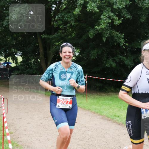 21.06.2025 - 27. Vierlanden-Triathlon Lena Gebhardt http://msf.ph/oto/7997343 15.06.2025 13:54:52 Laufen 1990 meine-sportfotos.de