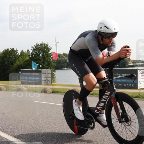 15.06.2025 - 27. Vierlanden-Triathlon H.Heesch http://msf.ph/oto/7997352 15.06.2025 09:34:27 Radfahren 87, 188 meine-sportfotos.de