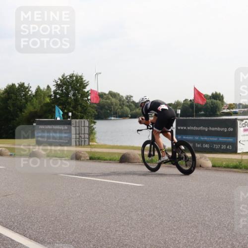 15.06.2025 - 27. Vierlanden-Triathlon H.Heesch http://msf.ph/oto/7997361 15.06.2025 09:34:56 Radfahren 172 meine-sportfotos.de