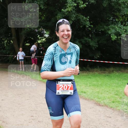 21.06.2025 - 27. Vierlanden-Triathlon Lena Gebhardt http://msf.ph/oto/7997364 15.06.2025 13:54:52 Laufen 07, 2025, 207, 14 meine-sportfotos.de