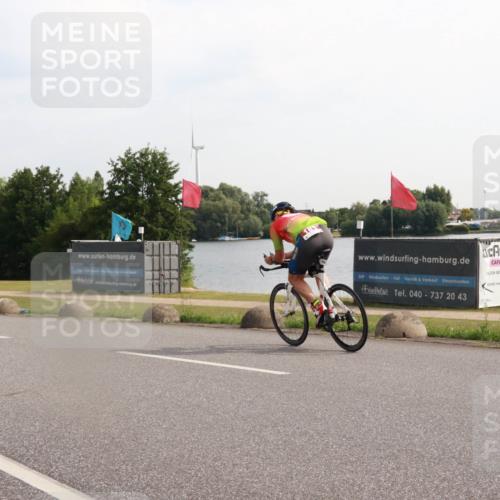 15.06.2025 - 27. Vierlanden-Triathlon H.Heesch http://msf.ph/oto/7997378 15.06.2025 09:35:25 Radfahren 63, 183 meine-sportfotos.de