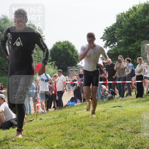 15.06.2025 - 27. Vierlanden-Triathlon KatJ http://msf.ph/oto/7997390 15.06.2025 09:55:50 Schwimmen 273, 280, 283, 300, 303, 322, 331, 338 meine-sportfotos.de