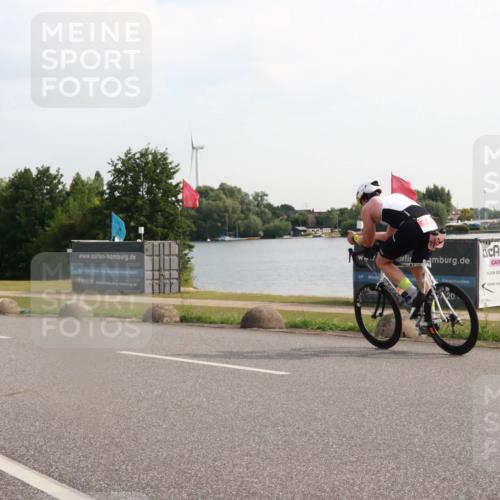 15.06.2025 - 27. Vierlanden-Triathlon H.Heesch http://msf.ph/oto/7997395 15.06.2025 09:36:01 Radfahren 115 meine-sportfotos.de